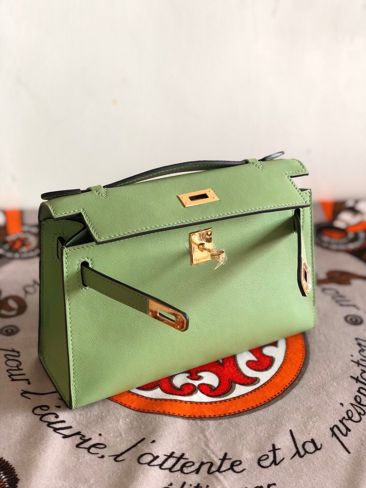 에르메스 미니 켈리백22 아보카도그린 금장 스위프트